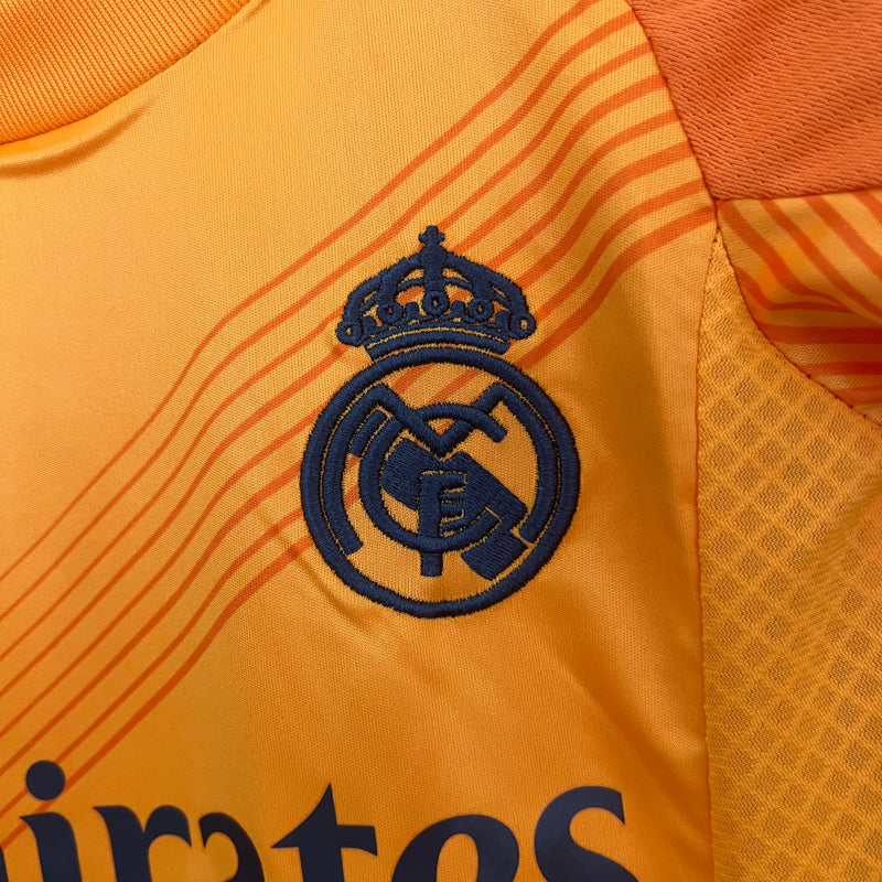 Kit Infantil Real Madrid Fora 2024/25